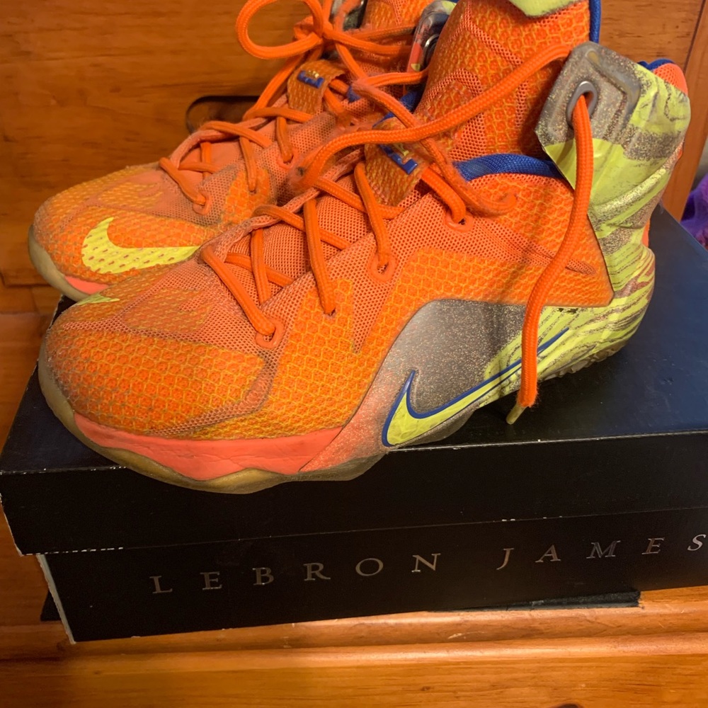 Lebron 12 - Picture 2 of 5